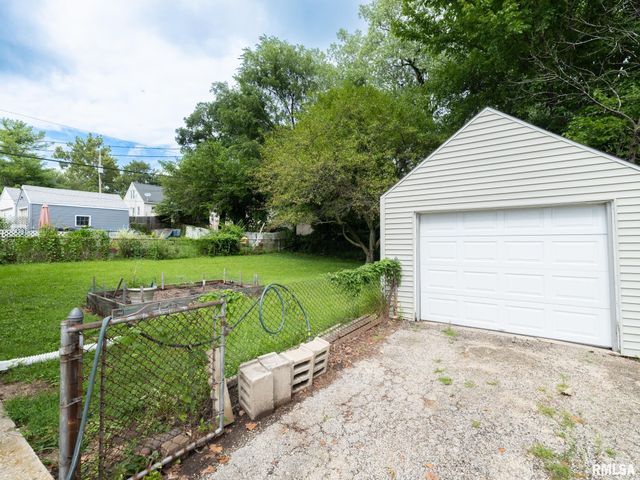 5312 N KNOXVILLE Avenue, Peoria, IL 61614