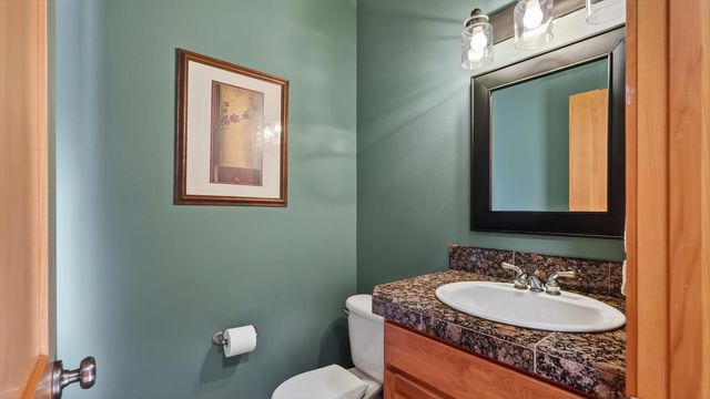 1525 E Heritage Ln, Spokane, WA 99208