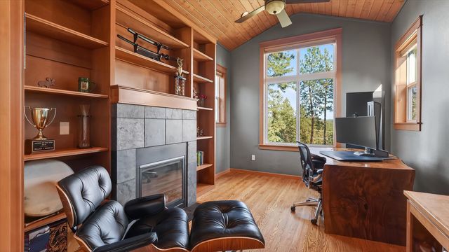 1525 E Heritage Ln, Spokane, WA 99208