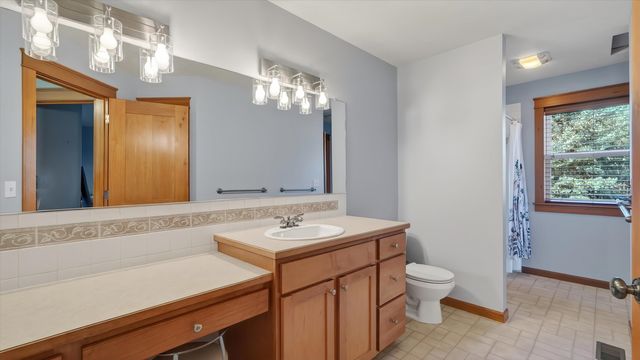 1525 E Heritage Ln, Spokane, WA 99208