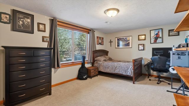 1525 E Heritage Ln, Spokane, WA 99208