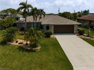 408 SE 23rd TER, Cape Coral, FL 33990
