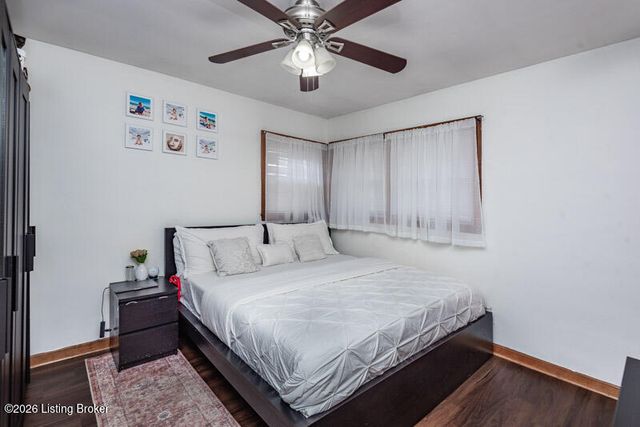 111 Crews Dr, Louisville, KY 40218