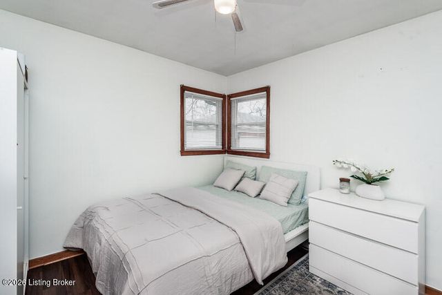 111 Crews Dr, Louisville, KY 40218