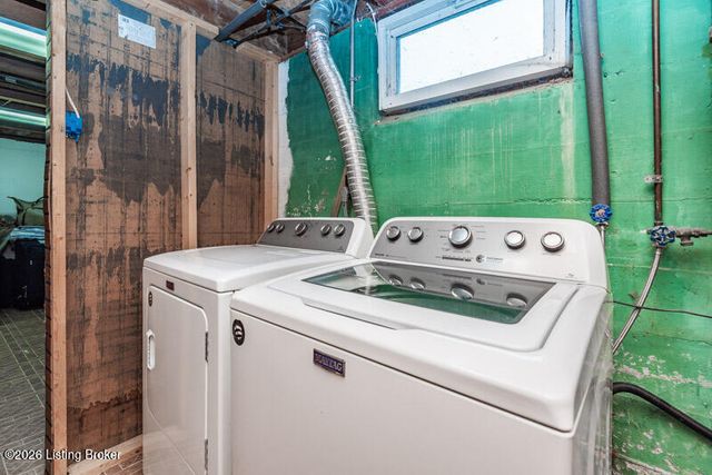 111 Crews Dr, Louisville, KY 40218