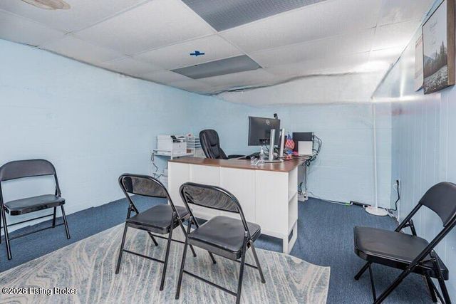 111 Crews Dr, Louisville, KY 40218