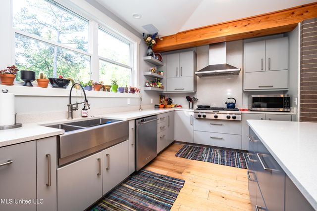 2216 Southwood Road, Jackson, MS 39211