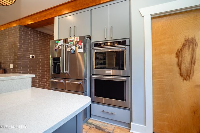 2216 Southwood Road, Jackson, MS 39211