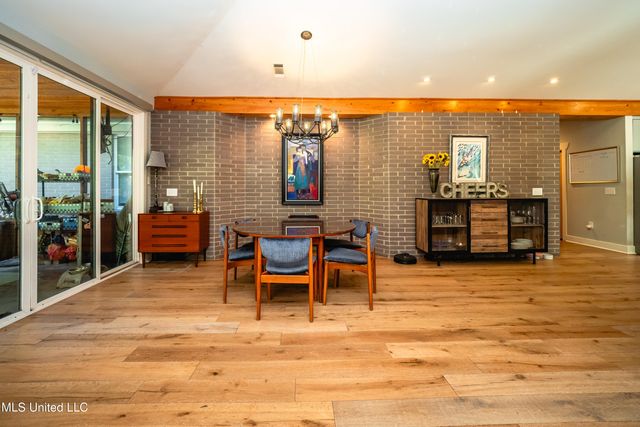 2216 Southwood Road, Jackson, MS 39211