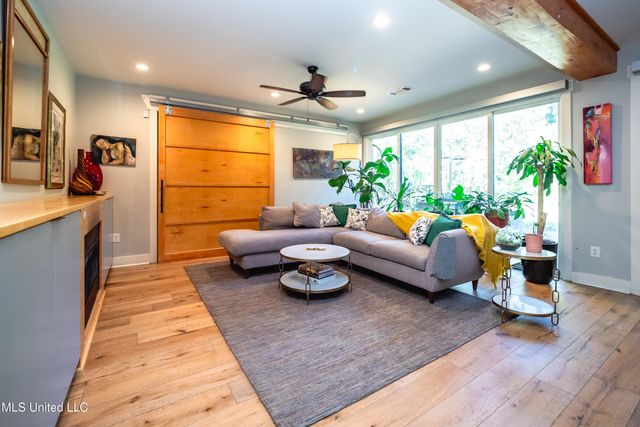 2216 Southwood Road, Jackson, MS 39211