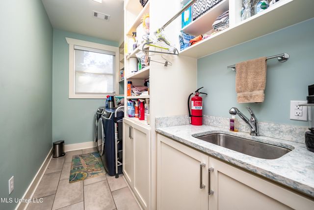 2216 Southwood Road, Jackson, MS 39211