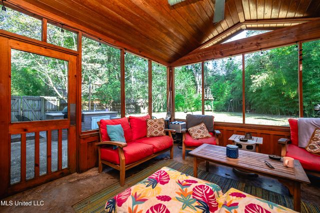 2216 Southwood Road, Jackson, MS 39211