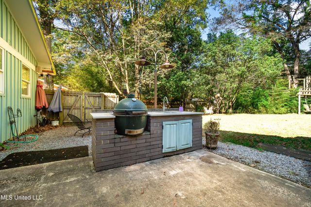 2216 Southwood Road, Jackson, MS 39211