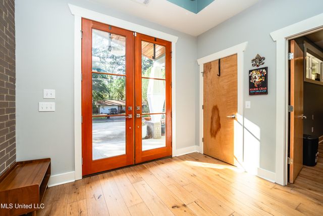 2216 Southwood Road, Jackson, MS 39211