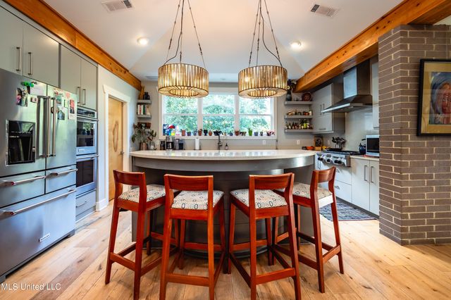 2216 Southwood Road, Jackson, MS 39211