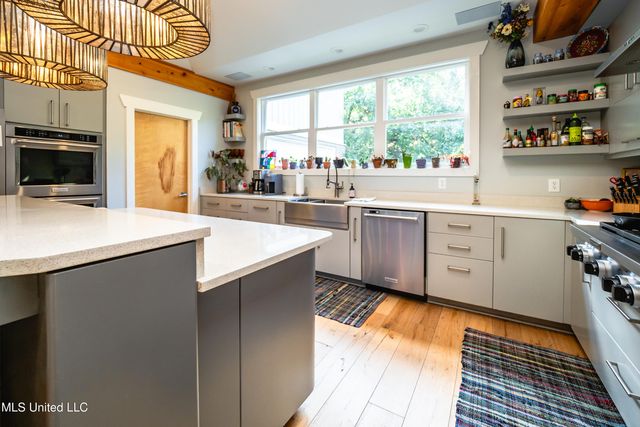 2216 Southwood Road, Jackson, MS 39211