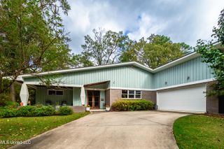 2216 Southwood Road, Jackson, MS 39211