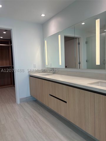 2411 LAGUNA CIRCLE 809, North Miami, FL 33181