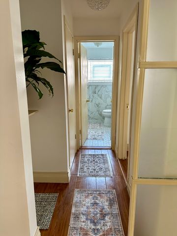 8518 W Rascher Avenue 2, Chicago, IL 60656