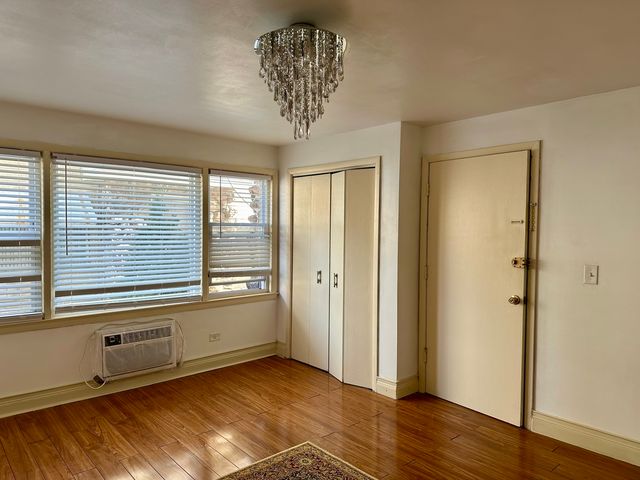 8518 W Rascher Avenue 2, Chicago, IL 60656