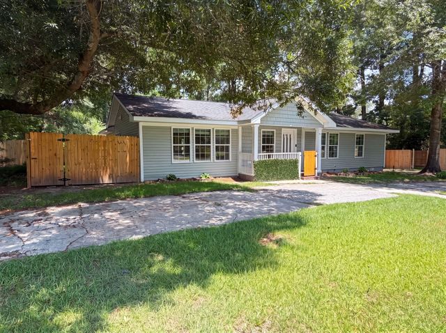 829 W 2nd North Street, Summerville, SC 29483