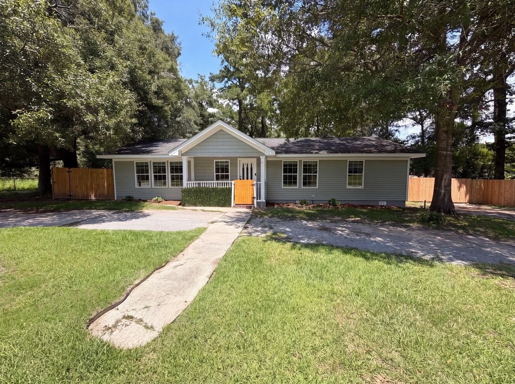 829 W 2nd North Street, Summerville, SC 29483