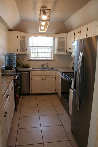 6532 Mayo St, Hollywood, FL 33023