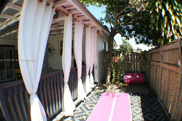 6532 Mayo St, Hollywood, FL 33023