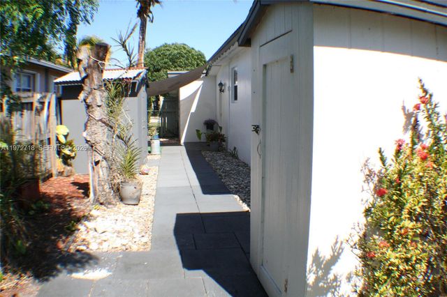 6532 Mayo St, Hollywood, FL 33023