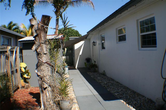 6532 Mayo St, Hollywood, FL 33023