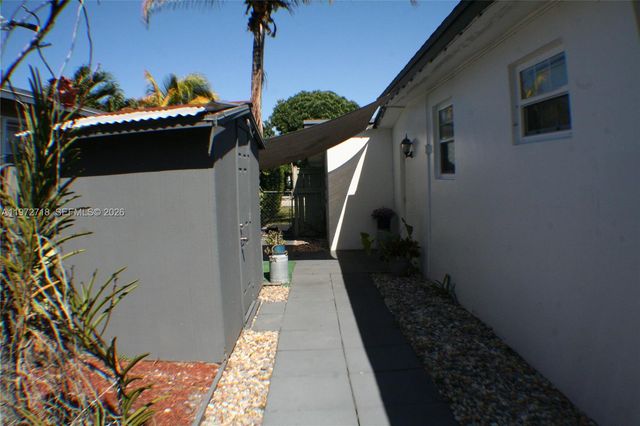 6532 Mayo St, Hollywood, FL 33023