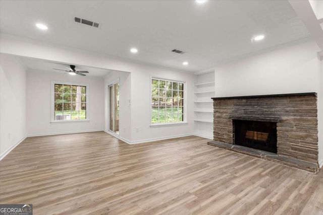 4147 N Gloucester Place, Atlanta, GA 30341