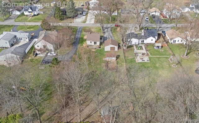 1655 Petrolia, West Bloomfield Charter Township, MI 48324