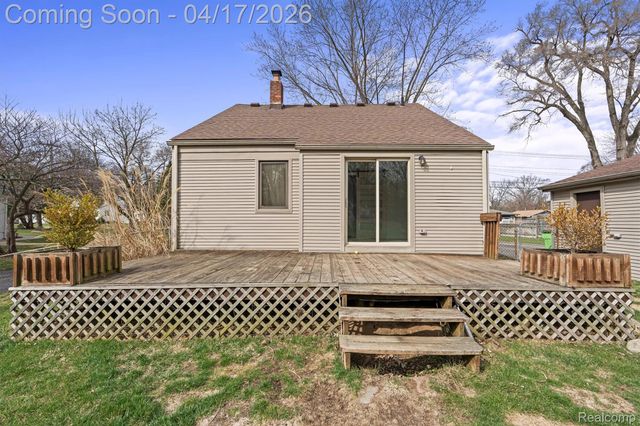 1655 Petrolia, West Bloomfield Charter Township, MI 48324