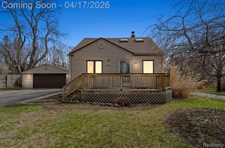 1655 Petrolia, West Bloomfield Charter Township, MI 48324