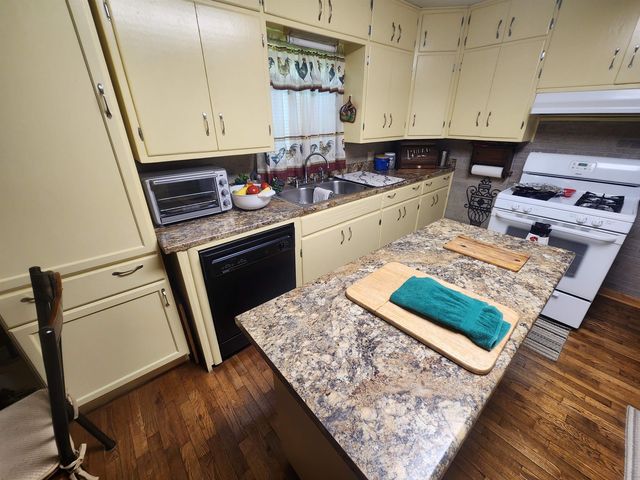 90 Wildwood Drive, Highland, AR 72542