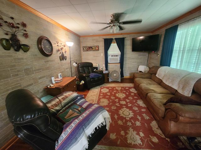 90 Wildwood Drive, Highland, AR 72542