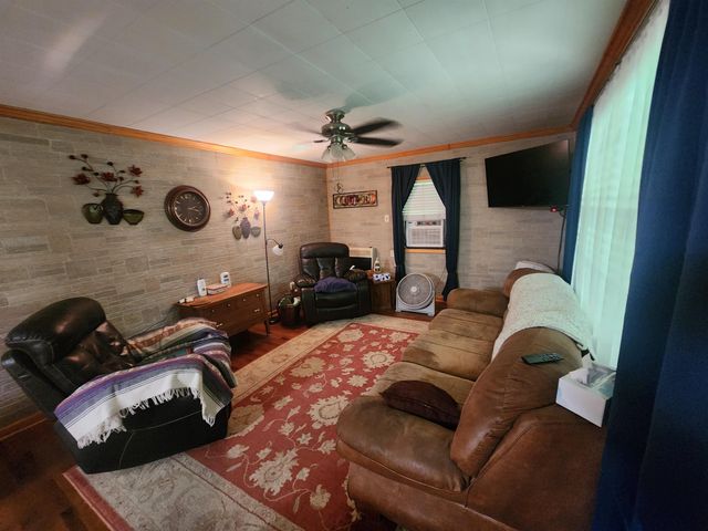 90 Wildwood Drive, Highland, AR 72542