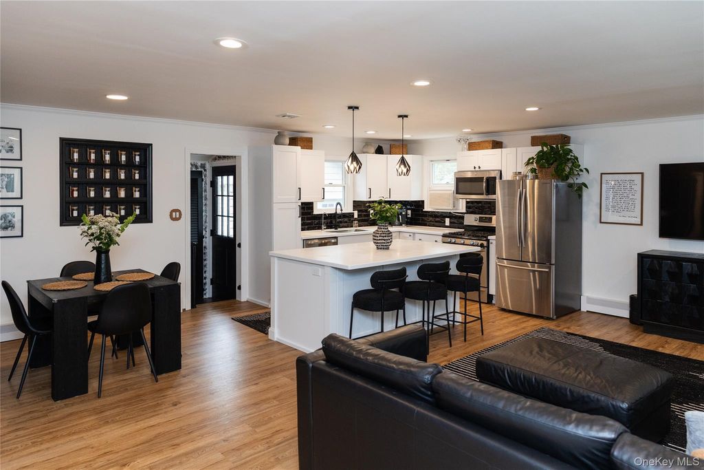 105 Highland Avenue, Patchogue, NY 11772 — photo 2