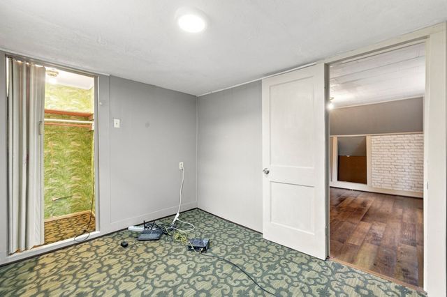 66 Charlton St, Oxford, MA 01540
