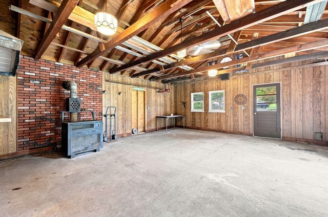 66 Charlton St, Oxford, MA 01540