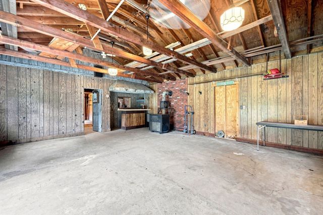 66 Charlton St, Oxford, MA 01540