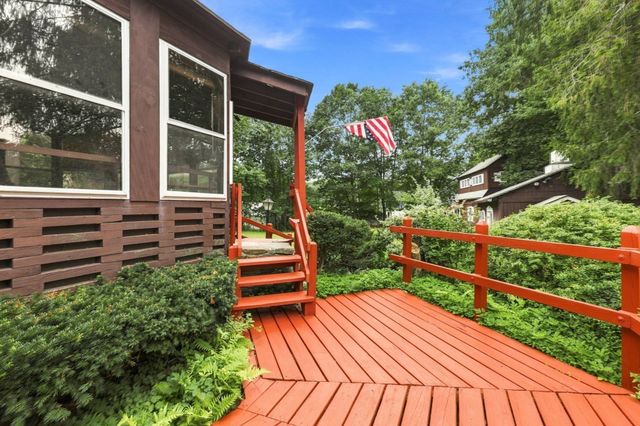 66 Charlton St, Oxford, MA 01540