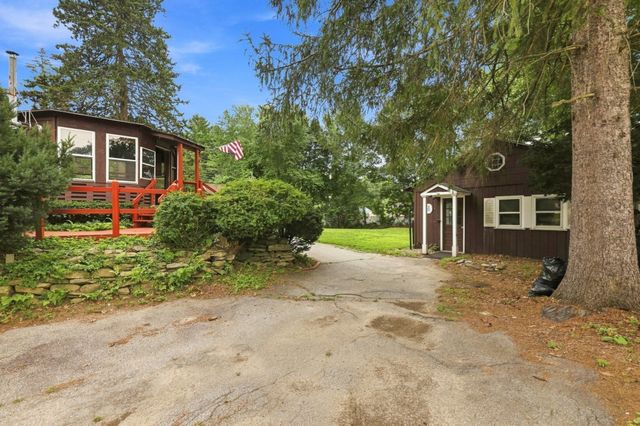 66 Charlton St, Oxford, MA 01540