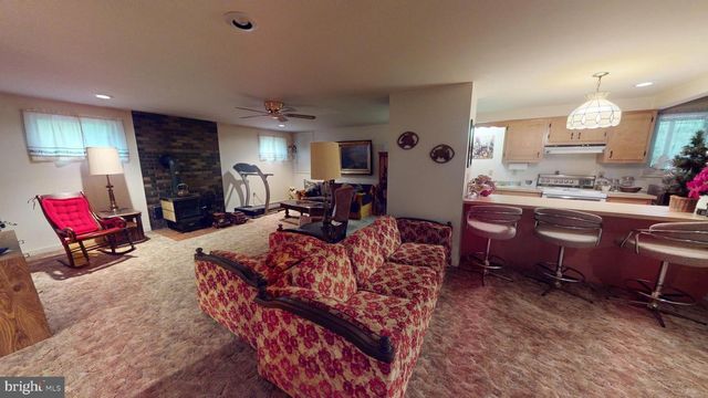 600 HOUTZ LN, Port Matilda, PA 16870