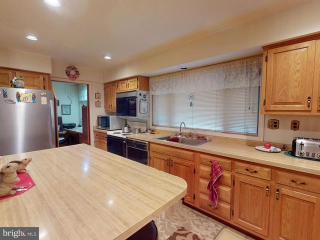 600 HOUTZ LN, Port Matilda, PA 16870