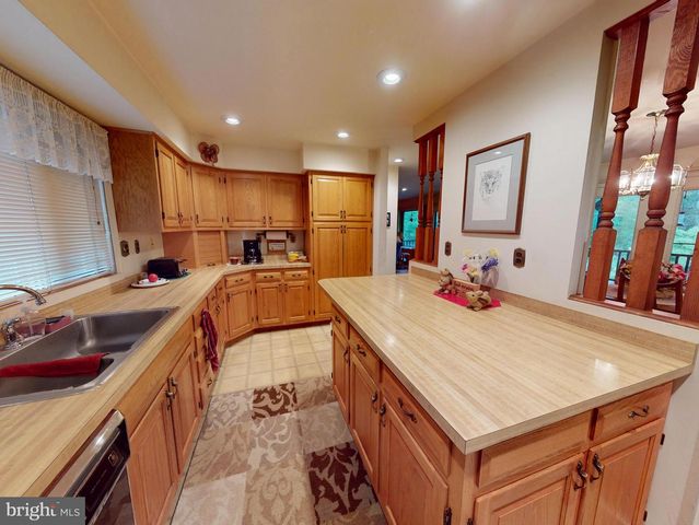 600 HOUTZ LN, Port Matilda, PA 16870