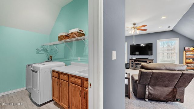 5309 Oak Glade Lane, Knoxville, TN 37918