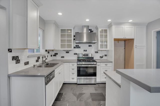 1406 Baywood Dr, Modesto, CA 95350