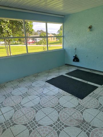 1592 SE Burning Court, Port St Lucie, FL 34952